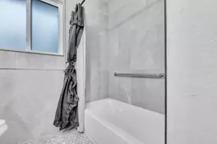 718 Castle Oaks Dr, Stockton, CA 95210 - Photo 13