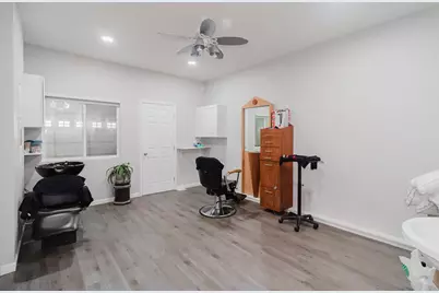 9880 Izilda Court, Sacramento, CA 95829 - Photo 3