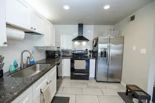 3722 W Benjamin Holt Dr, Stockton, CA 95219 - Photo 15