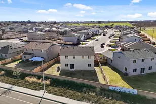 1482 W Clara Ave, Fowler, CA 93625 - Photo 5