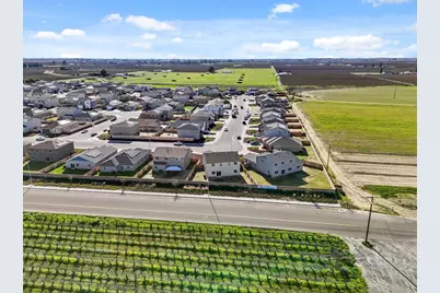 1482 W Clara Avenue, Fowler, CA 93625 - Photo 7