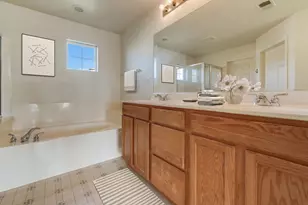 6534 Oscar Cir, Elk Grove, CA 95757 - Photo 9