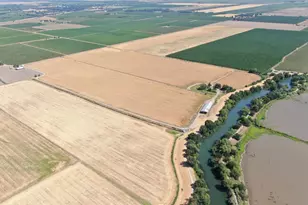 28725 N Vail Rd, Thornton, CA 95686 - Photo 1