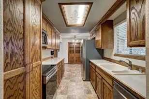 8467 Hidden Valley Cir, Fair Oaks, CA 95628 - Photo 11