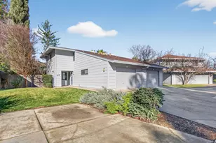 27 Park W Ct, Sacramento, CA 95831 - Photo 3