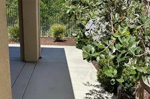 1050 Pacifico Ln, El Dorado Hills, CA 95762 - Photo 7