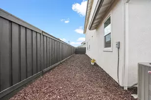 16283 Brownstone Ave, Lathrop, CA 95330 - Photo 29