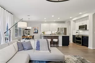 1040 Waterford Dr, West Sacramento, CA 95605 - Photo 3