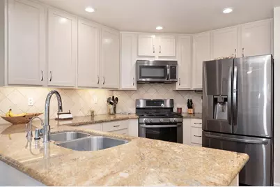 9455 Laguna Lake Way, Elk Grove, CA 95758 - Photo 25