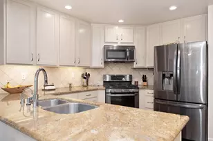 9455 Laguna Lake Way, Elk Grove, CA 95758 - Photo 25