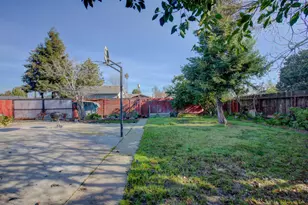 1197 S Minaret Ave, Turlock, CA 95380 - Photo 19