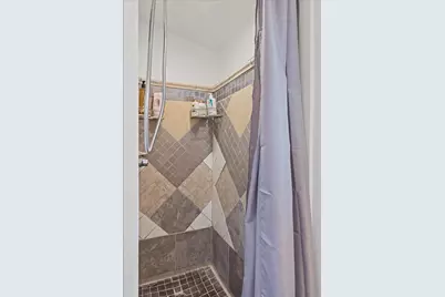 2305 Cantalier Street, Sacramento, CA 95815 - Photo 25