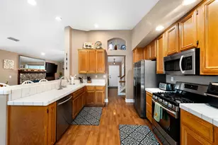 8810 Laguna Star Dr, Elk Grove, CA 95758 - Photo 13