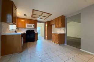 978 Doe Ct, Merced, CA 95340 - Photo 3