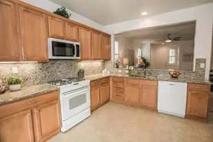 7824 Barnsley Way, Elk Grove, CA 95757 - Photo 15