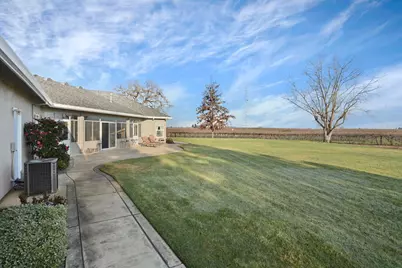 16025 E Harney Lane, Lodi, CA 95240 - Photo 33