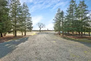 16025 E Harney Ln, Lodi, CA 95240 - Photo 31