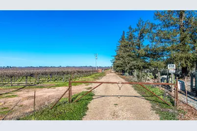 20075 E Kettleman Lane, Lodi, CA 95240 - Photo 7