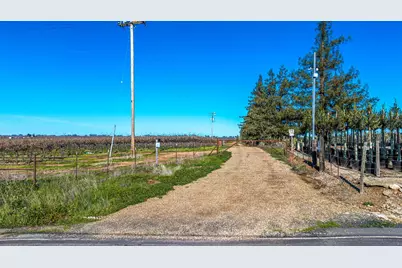 20075 E Kettleman Lane, Lodi, CA 95240 - Photo 5