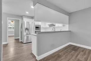 8833 Aquarius Ave, Elk Grove, CA 95624 - Photo 9