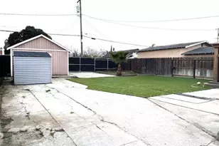 230 Vermont Ave, Turlock, CA 95380 - Photo 17