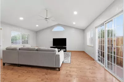 7442 Winkley Way, Sacramento, CA 95822 - Photo 13