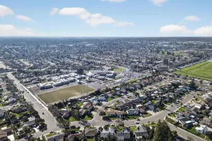 5213 Sitton Way, Sacramento, CA 95823 - Photo 43