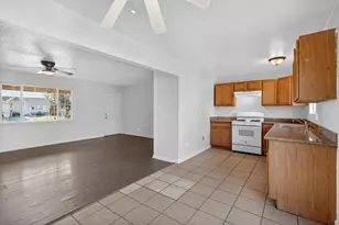 5213 Sitton Way, Sacramento, CA 95823 - Photo 13