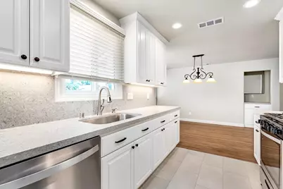 2437 Parkwood, Sacramento, CA 95825 - Photo 7