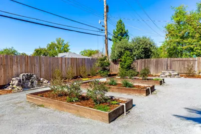 2437 Parkwood, Sacramento, CA 95825 - Photo 23