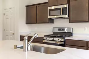 3265 Vermillion Dr, Stockton, CA 95206 - Photo 5