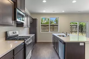 3265 Vermillion Dr, Stockton, CA 95206 - Photo 5