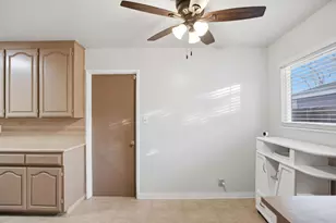 1402 W Orangeburg Ave, Modesto, CA 95350 - Photo 11