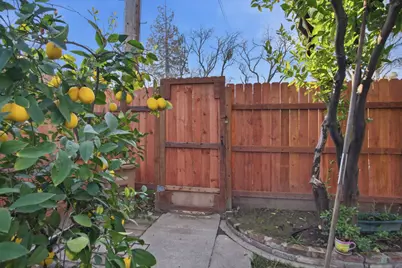 1402 W Orangeburg Avenue, Modesto, CA 95350 - Photo 25