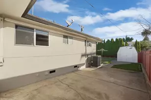 922 N Pleasant Ave, Lodi, CA 95240 - Photo 27