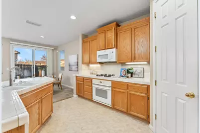 5013 Millner Way, Elk Grove, CA 95757 - Photo 15