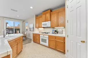 5013 Millner Way, Elk Grove, CA 95757 - Photo 15