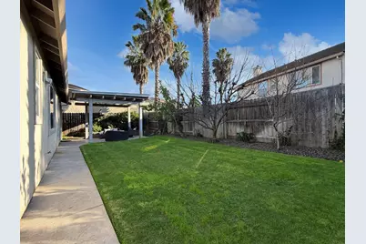 9574 Sea Cliff Way, Elk Grove, CA 95758 - Photo 5