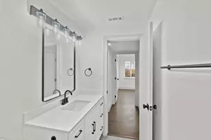 5210 71st St, Sacramento, CA 95820 - Photo 17