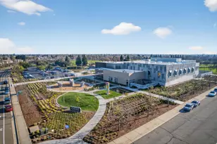 9909 Blue Lupine Pl, Elk Grove, CA 95757 - Photo 45