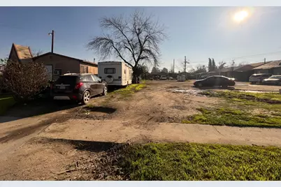 1202 South Avenue, Modesto, CA 95351 - Photo 1