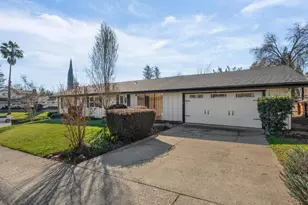 4951 Richwood Ct, Fair Oaks, CA 95628 - Photo 3