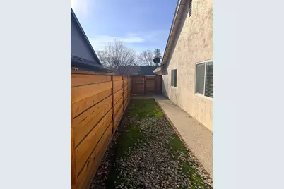 8655 Cord Way, Sacramento, CA 95828 - Photo 35