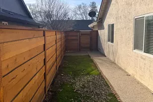 8655 Cord Way, Sacramento, CA 95828 - Photo 35