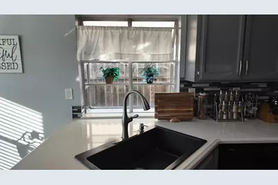 8655 Cord Way, Sacramento, CA 95828 - Photo 9