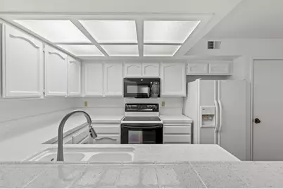 7526 Creekridge Lane, Citrus Heights, CA 95610 - Photo 17