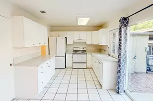 8828 La Riviera Dr, Sacramento, CA 95826 - Photo 7