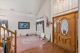 8608 Peach Blossom Way, Antelope, CA 95843 - Photo 9