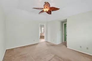 839 Lake Front Dr, Sacramento, CA 95831 - Photo 37