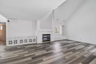 839 Lake Front Dr, Sacramento, CA 95831 - Photo 9